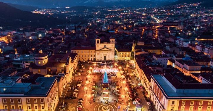 Abruzzo in corsa: aeroporto supera un mln di arrivi e L’Aquila raddoppia le presenze