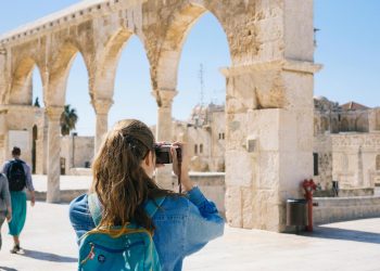 Tripadvisor riorganizza il business a favore di Viator. Pressing degli investitori