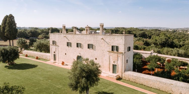 Nuovo progetto per Masseria Lamacoppa in Puglia. Alla guida i fratelli Mondadori