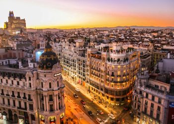 La Spagna supera l’Italia per valore turismo. E Madrid diventa meta dello shopping di lusso
