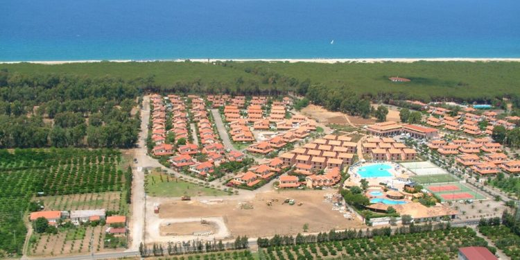 Apulia verso 22 milioni di euro (+10%) nel 2026. Nuovo resort in Calabria