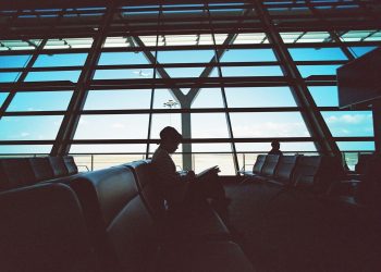 Passeggeri negli aeroporti italiani a 230 mln (+5%). Raddoppiati in 20 anni