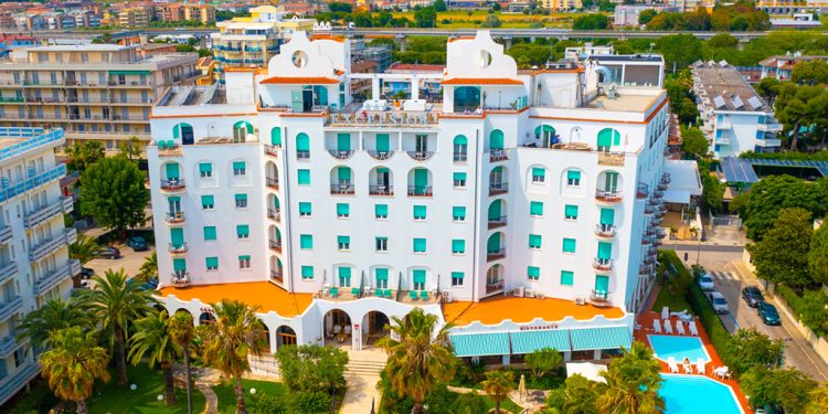 Excelsior in vendita: il quarto a San Benedetto che passa di mano