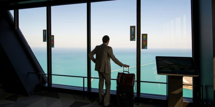 Dietrofront per il business travel: il 2025 scende a 21,5 mld di euro (-3%)