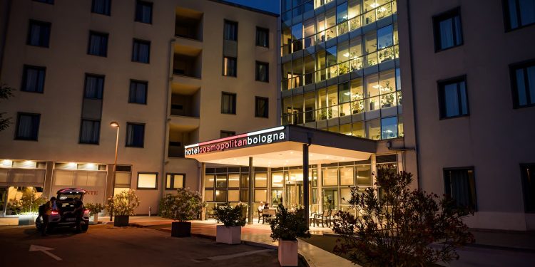 Cosmopolitan Bologna diventa ‘net zero emission room’: investiti 3 mln €