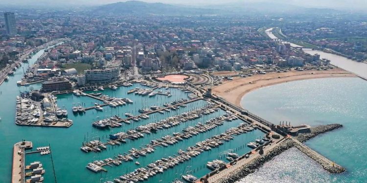 Svolta a Rimini: stop al vincolo alberghiero per gli immobili da riqualificare