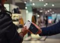 L’AI sarà strategica per le prenotazioni: il 40% degli italiani dice sì all’agentic commerce