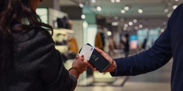 L’AI sarà strategica anche per le prenotazioni: il 40% degli italiani dice sì all’agentic commerce