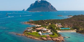Stop al resort davanti a Tavolara. Il governo revoca l’autorizzazione